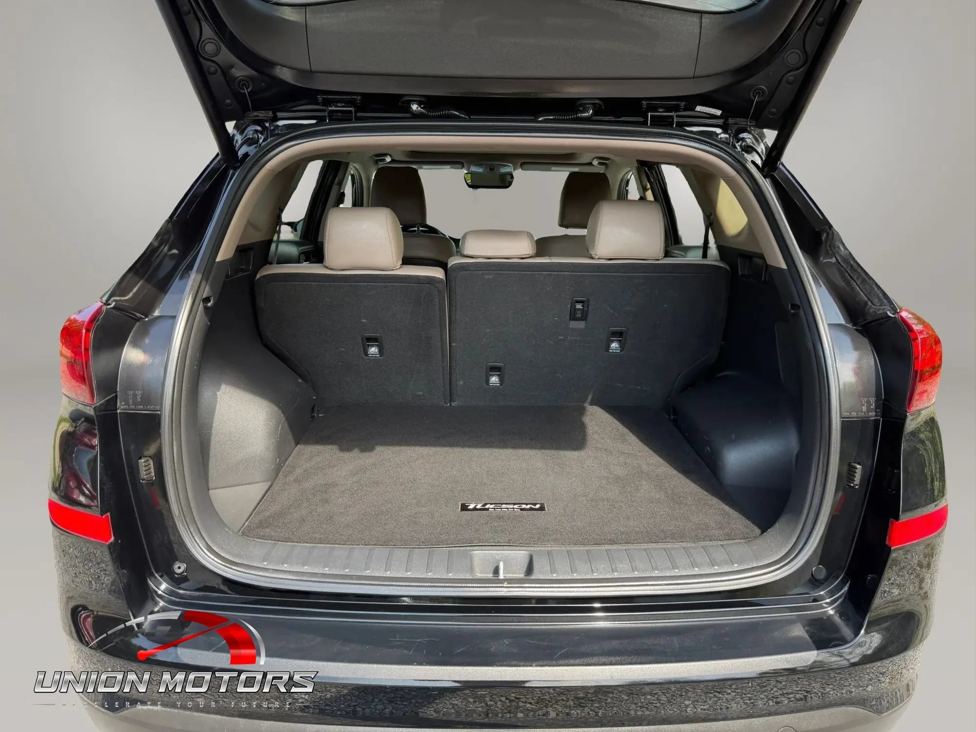 Used 2021 Hyundai Tucson Ultimate w/ Cargo Package FWD image 52
