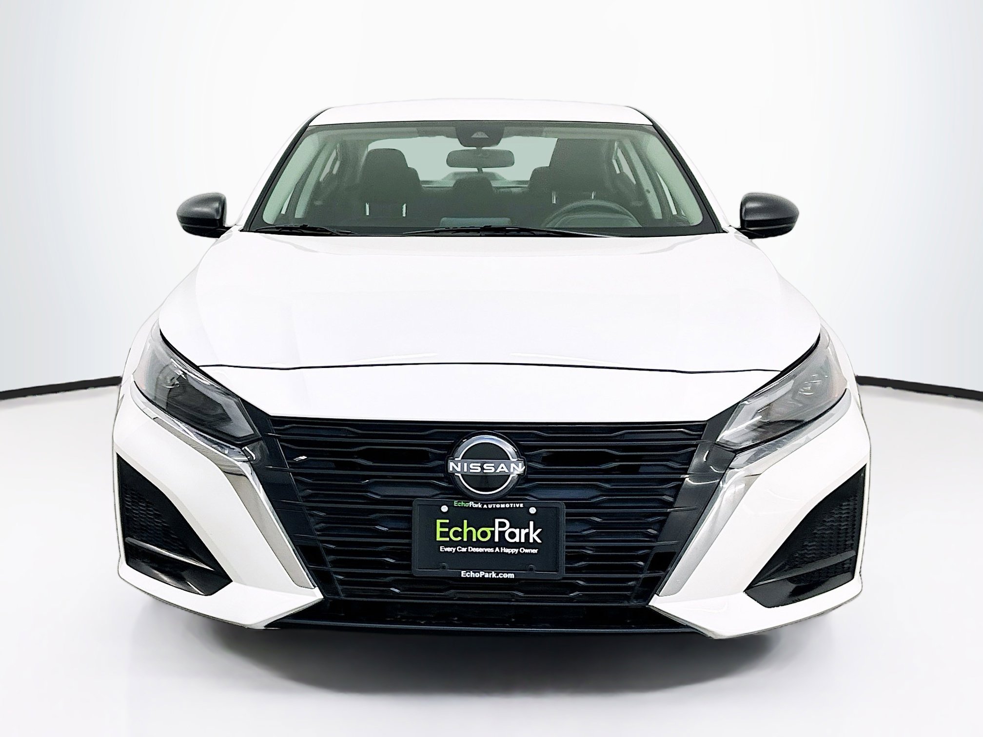 Used 2024 Nissan Altima 2.5 SV image 2