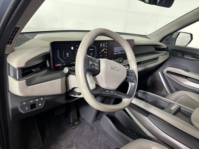 Used 2024 Kia EV9 Wind image 13