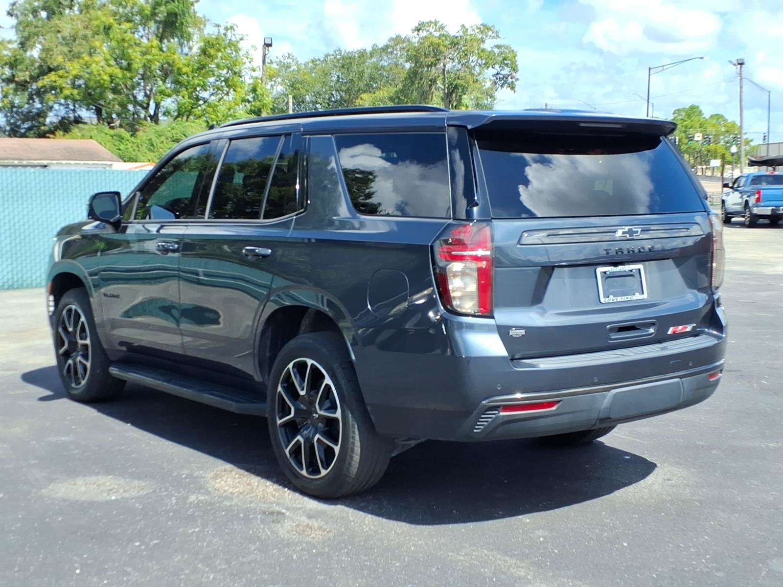 Used 2021 Chevrolet Tahoe RST w/ Luxury Package RWD image 3