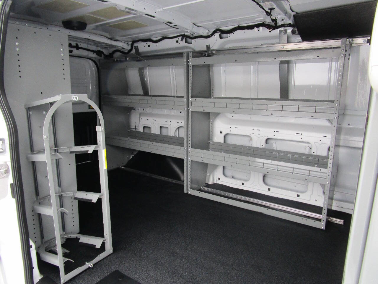 Used 2022 Ford Transit 250 Low Roof AWD image 13