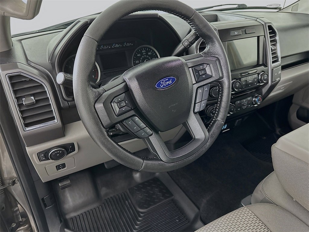 Used 2016 Ford F150 XLT w/ Equipment Group 302A Luxury image 9