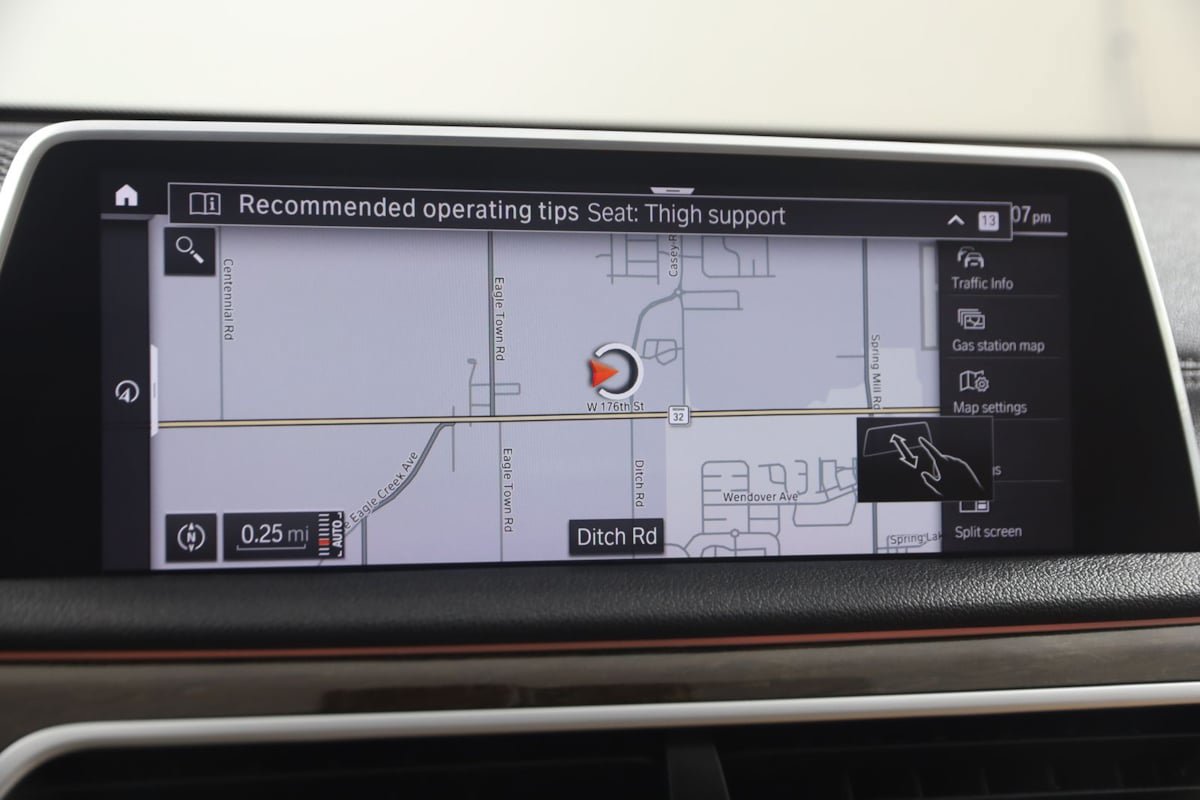 Used 2020 BMW 750i xDrive AWD/4WD image 10