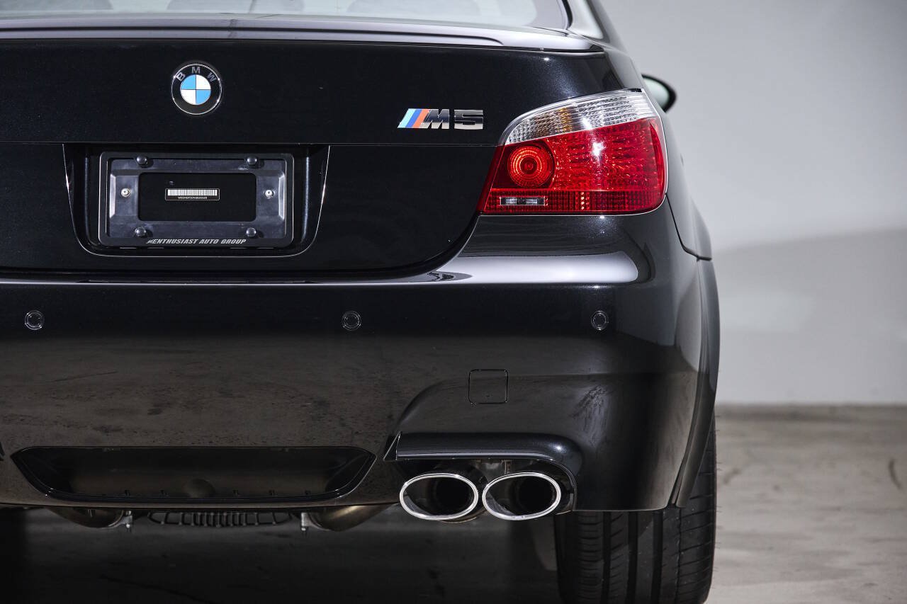 Used 2006 BMW M5 RWD image 20