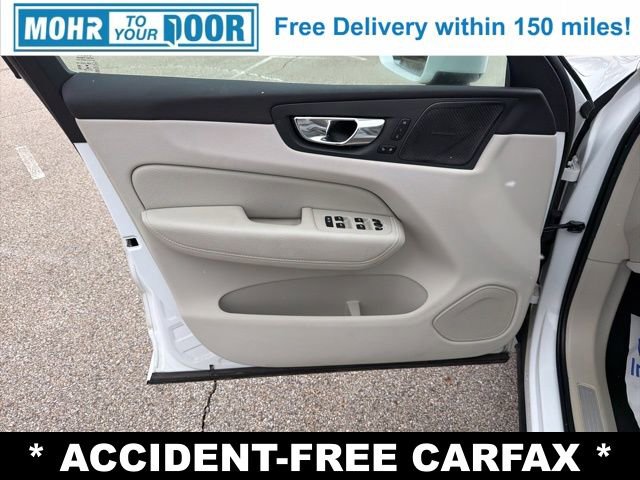 Used 2019 Volvo XC60 T5 Momentum w/ Multimedia Package image 10