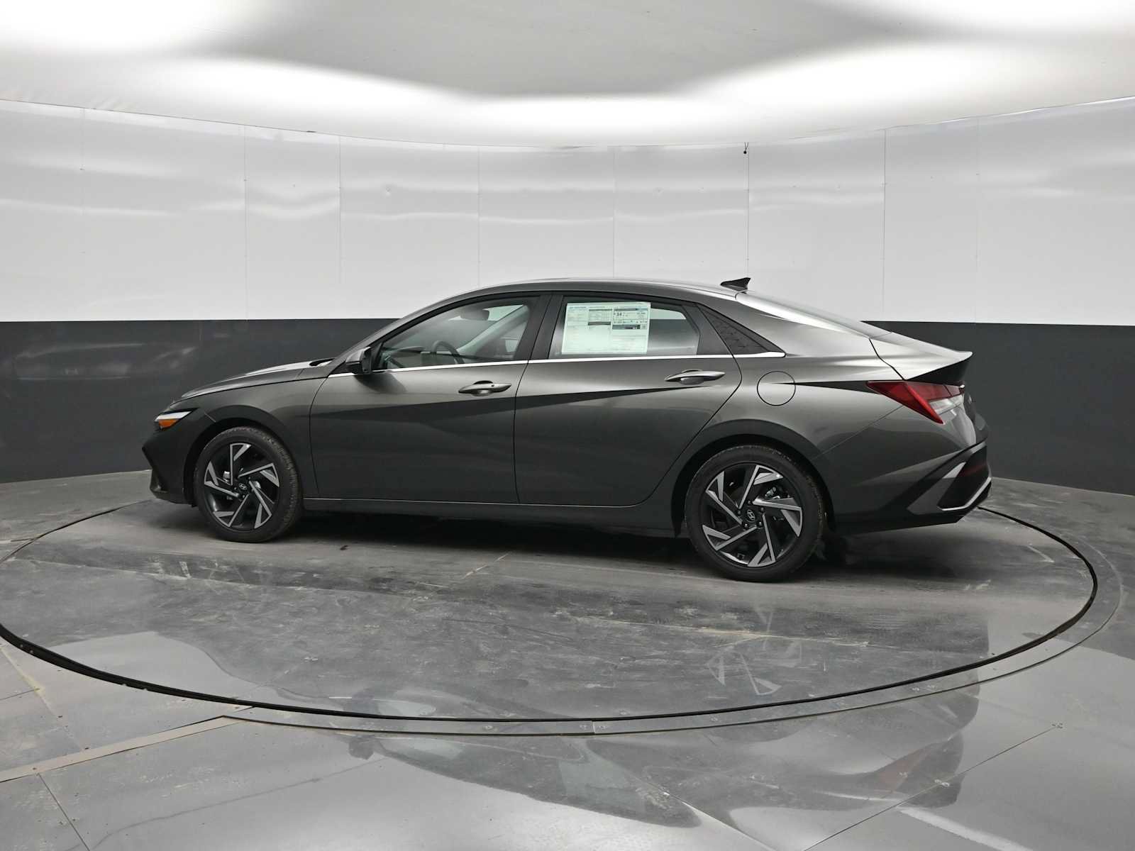 New 2026 Hyundai Elantra Limited FWD image 5
