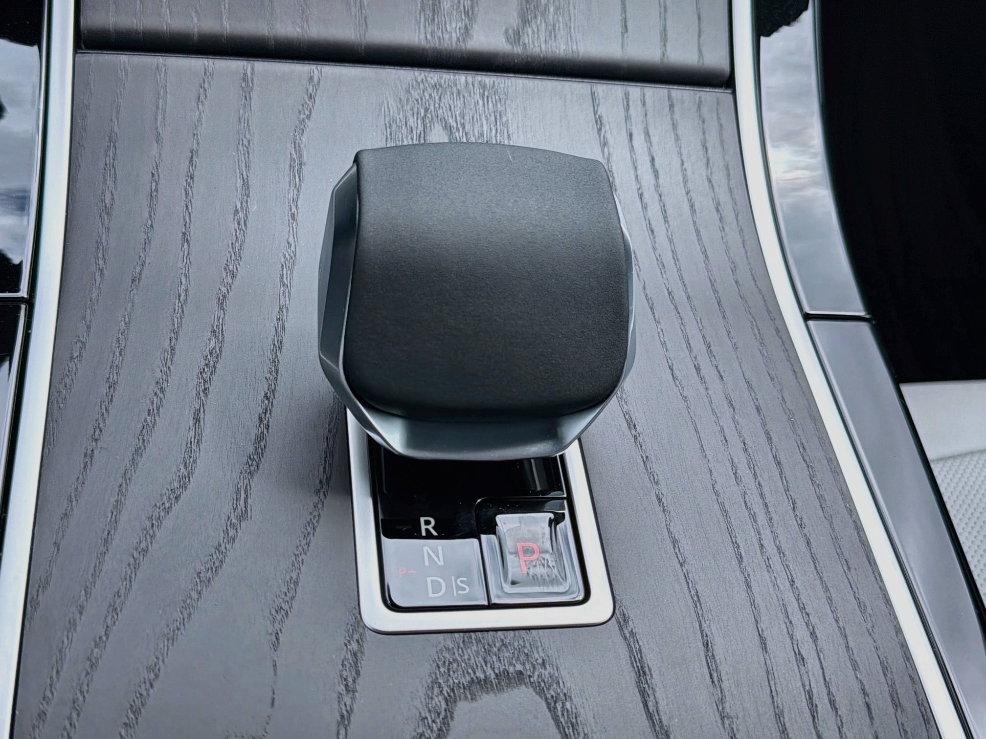 New 2026 Land Rover Range Rover Evoque S AWD/4WD image 28