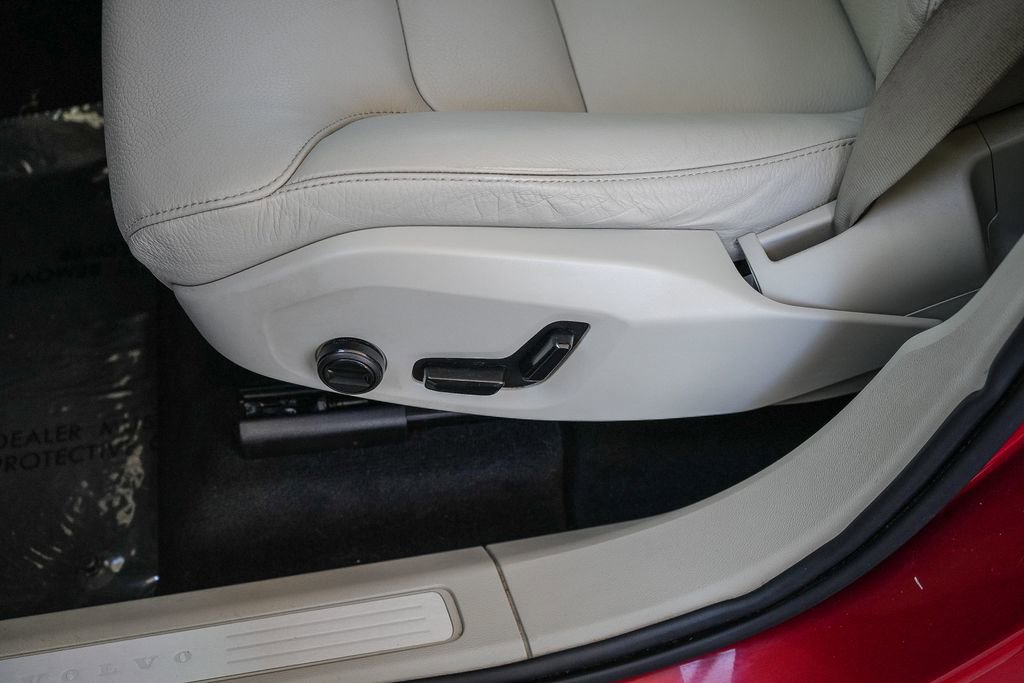 Used 2023 Volvo XC60 B5 Plus w/ Climate Package AWD/4WD image 21