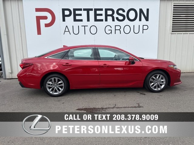 Used 2022 Toyota Avalon XLE image 2