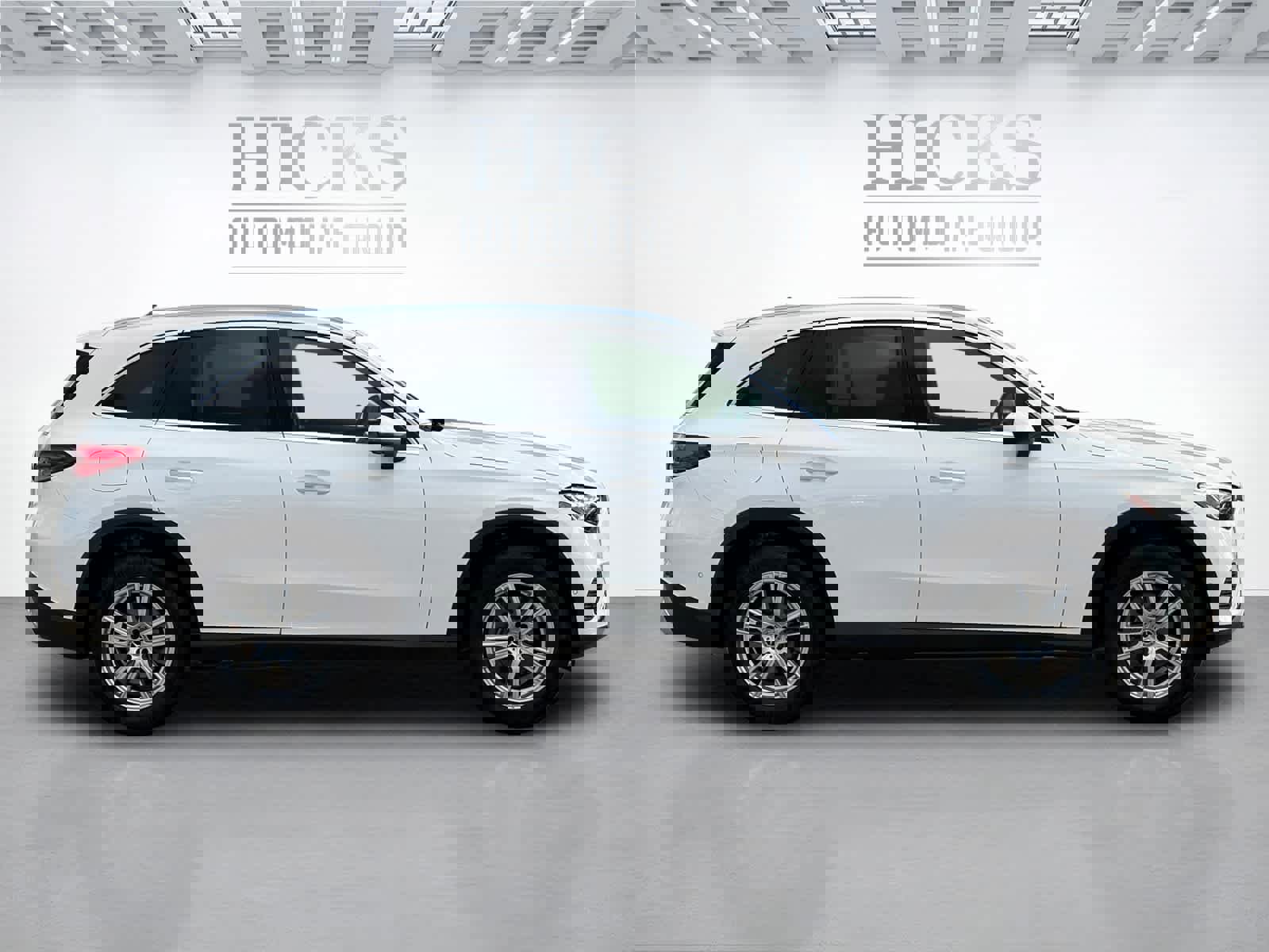 Used 2025 Mercedes-Benz GLC 300 4MATIC image 4