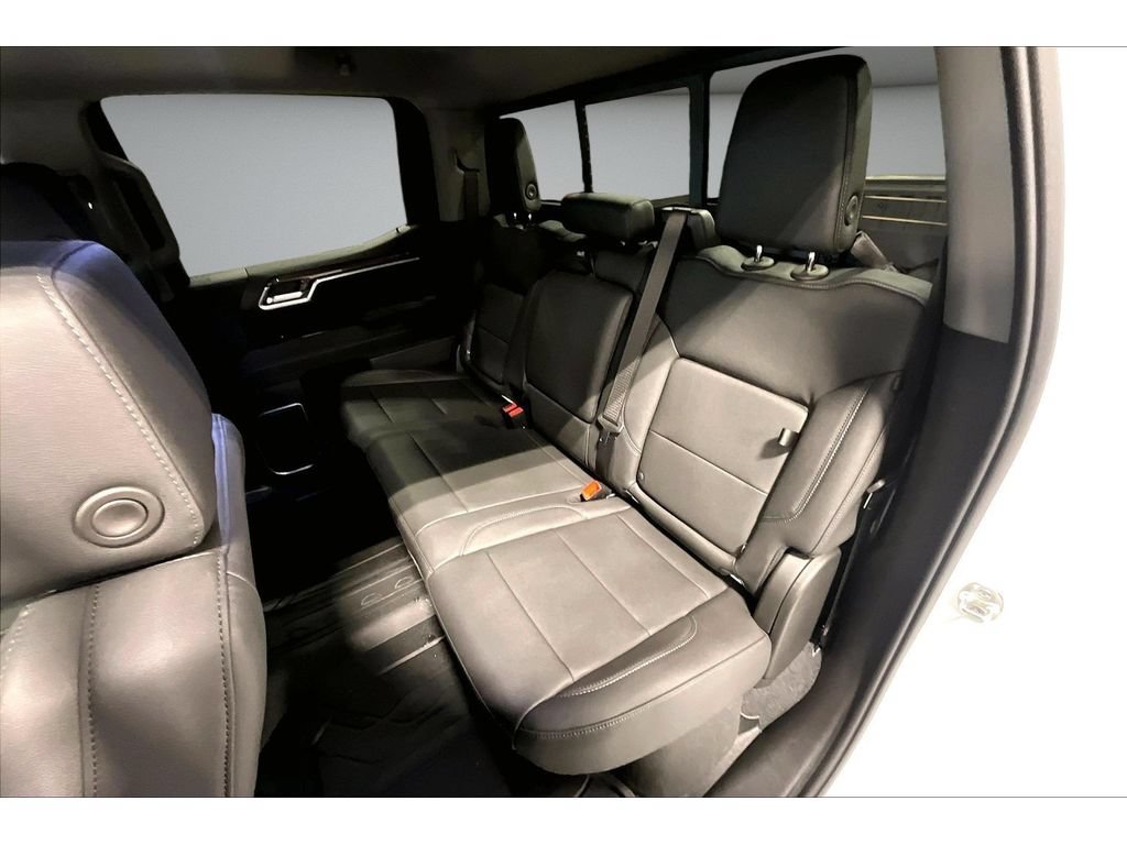 New 2026 Chevrolet Silverado 1500 RST w/ Redline Edition AWD/4WD image 11