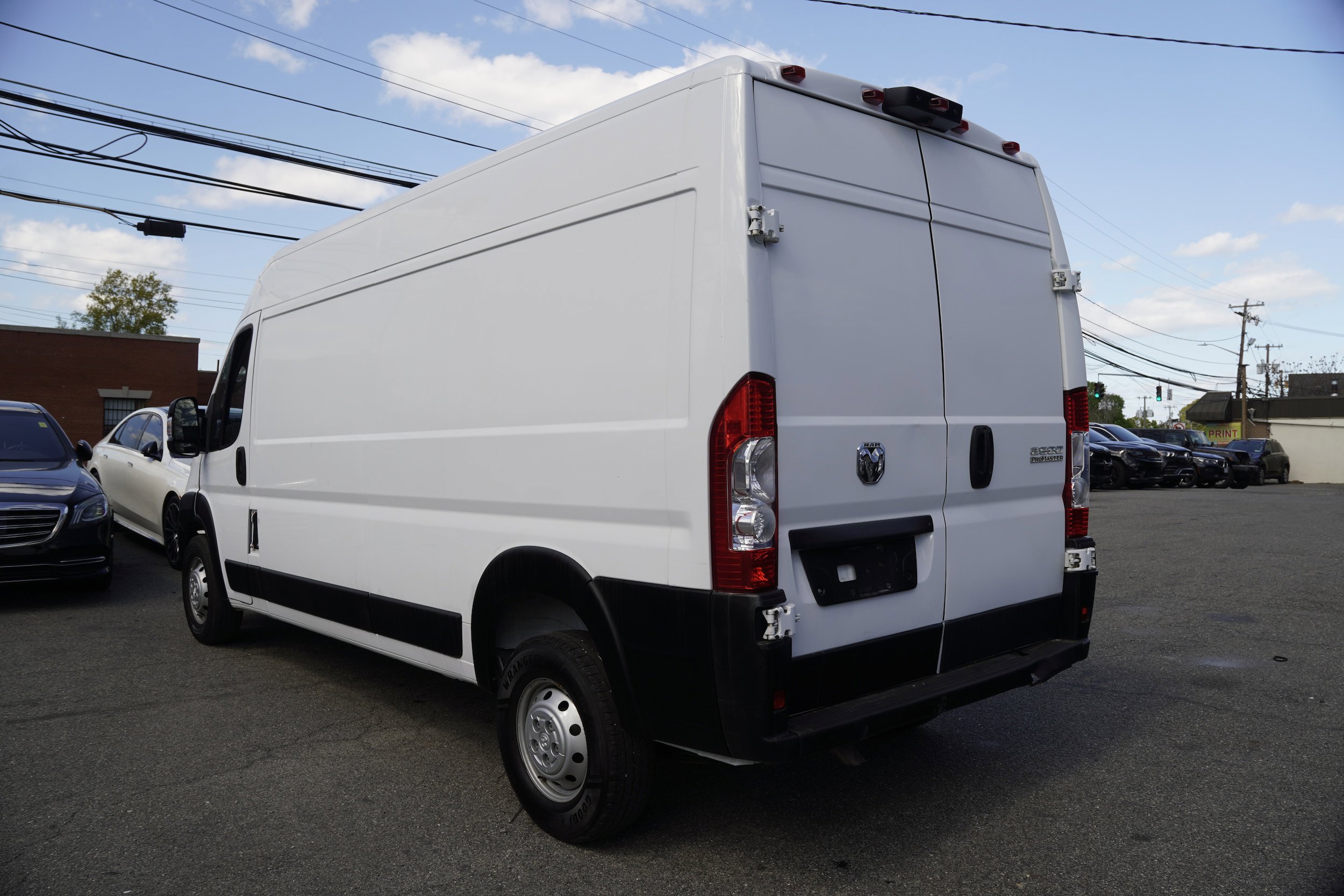 Used 2023 RAM ProMaster 2500 FWD image 4