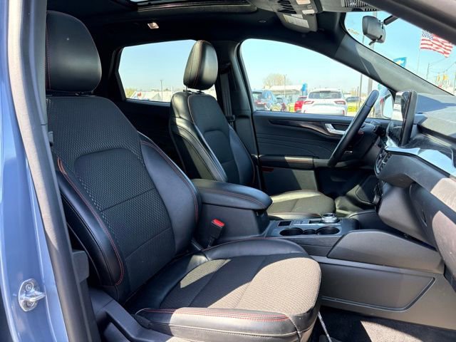 Used 2024 Ford Escape ST-Line w/ Tech Pack #1 AWD/4WD image 7