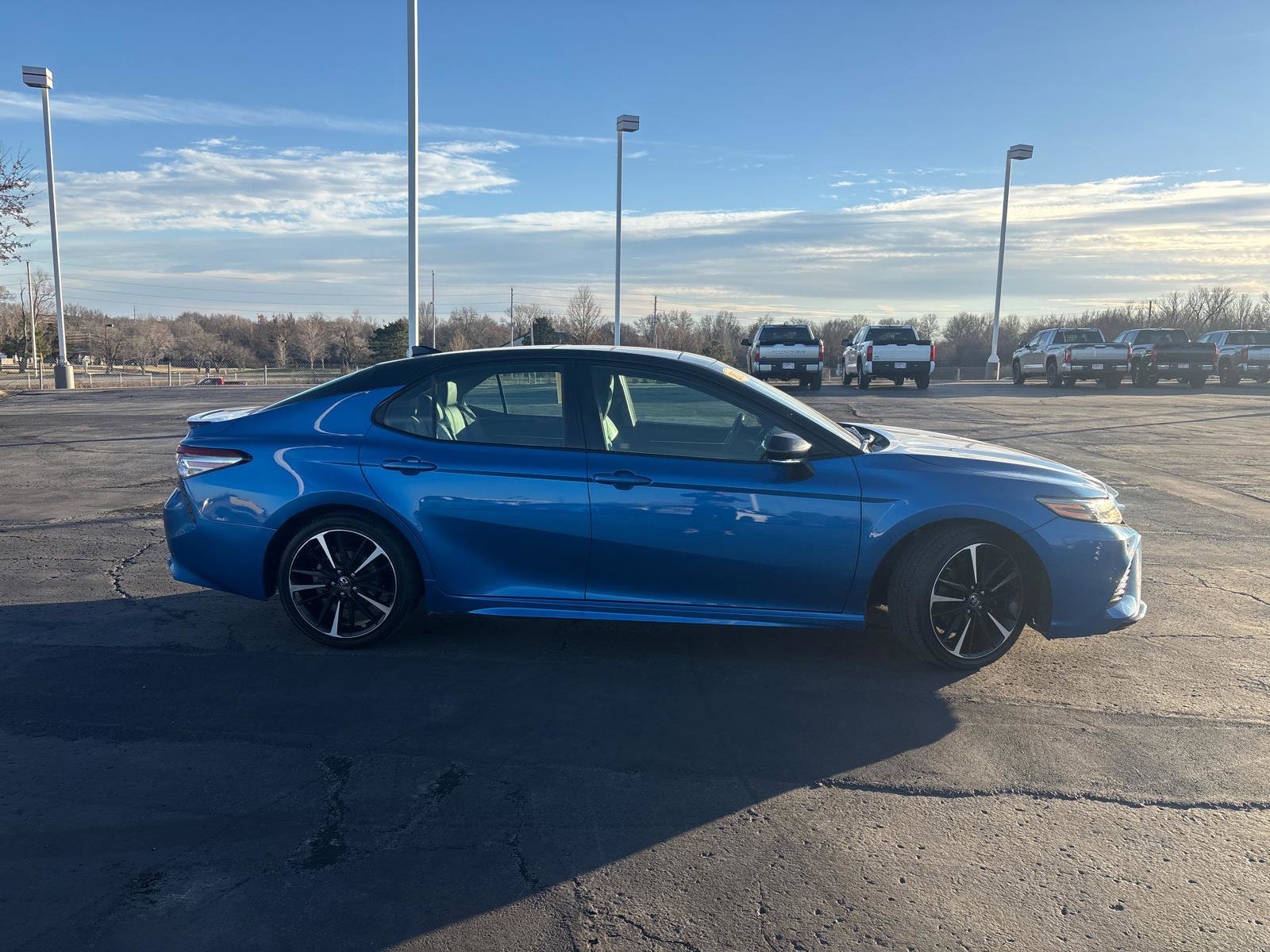 Used 2018 Toyota Camry XSE image 9