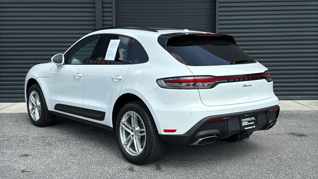 Certified 2025 Porsche Macan image 3