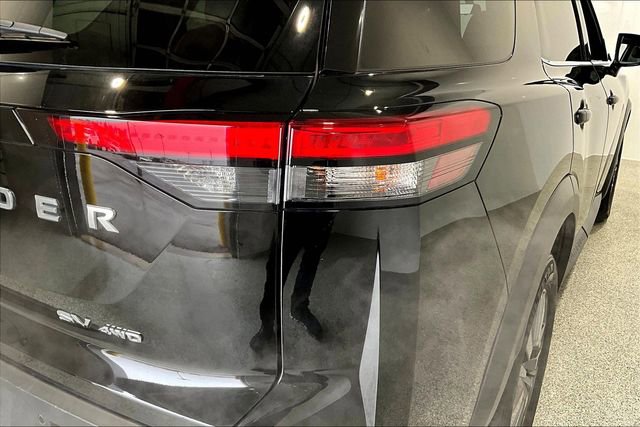 Used 2024 Nissan Pathfinder SV w/ SV Premium Package image 24