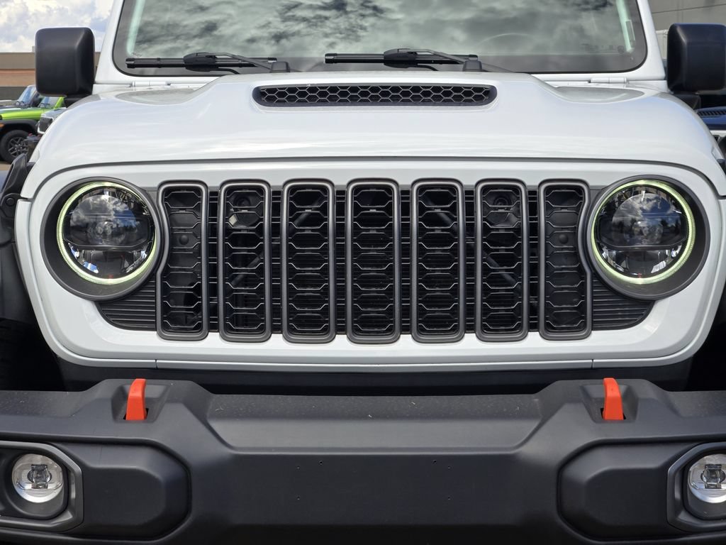 Used 2025 Jeep Gladiator Mojave w/ Convenience Group AWD/4WD image 12