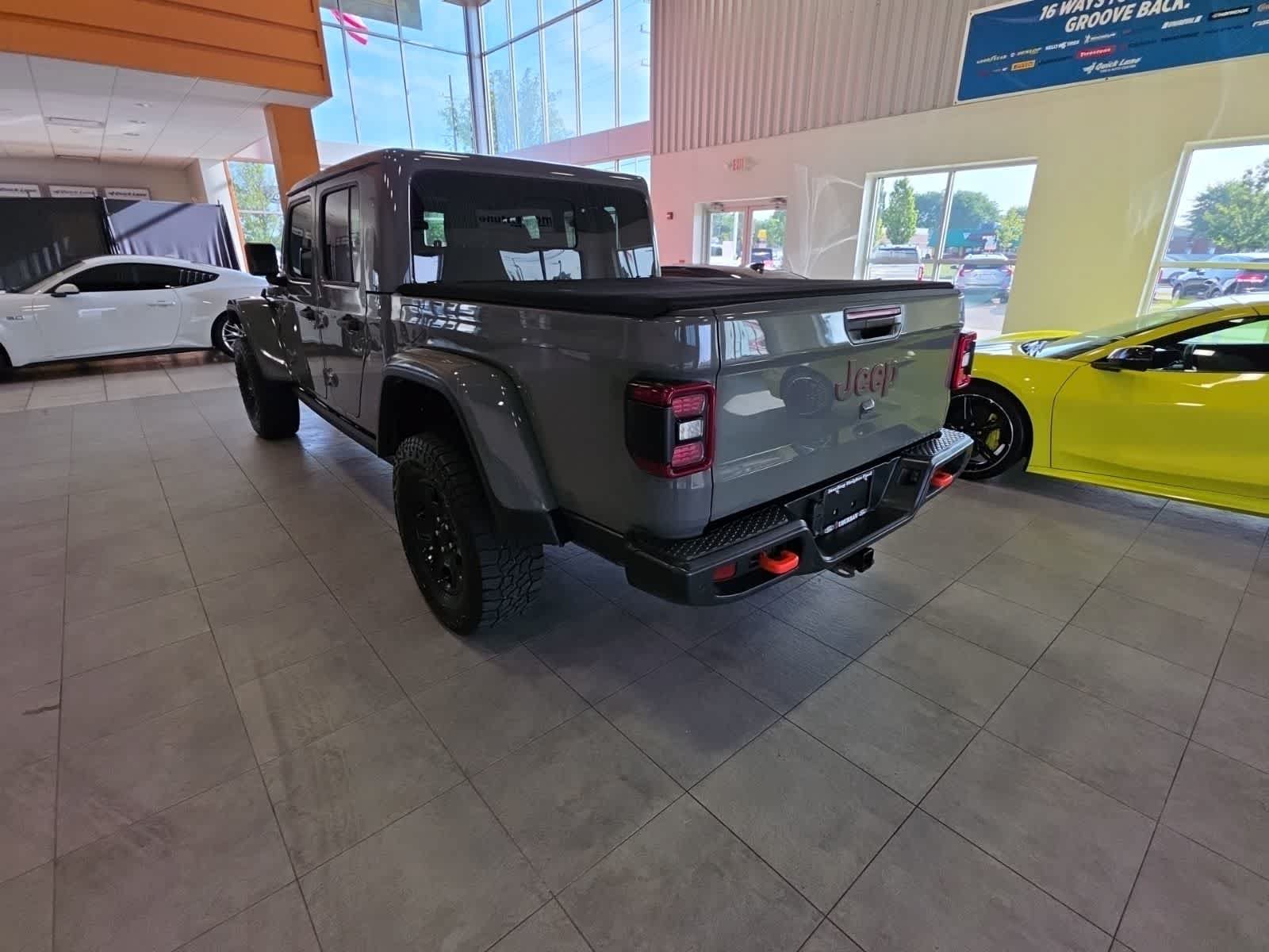 Used 2021 Jeep Gladiator Mojave w/ Dual Top Group AWD/4WD image 12