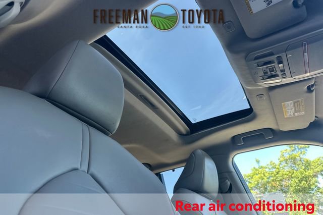 Used 2023 Toyota Highlander XLE AWD/4WD image 25