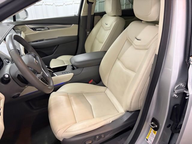 Used 2018 Cadillac XT5 Luxury w/ Driver Awareness Package AWD/4WD image 24