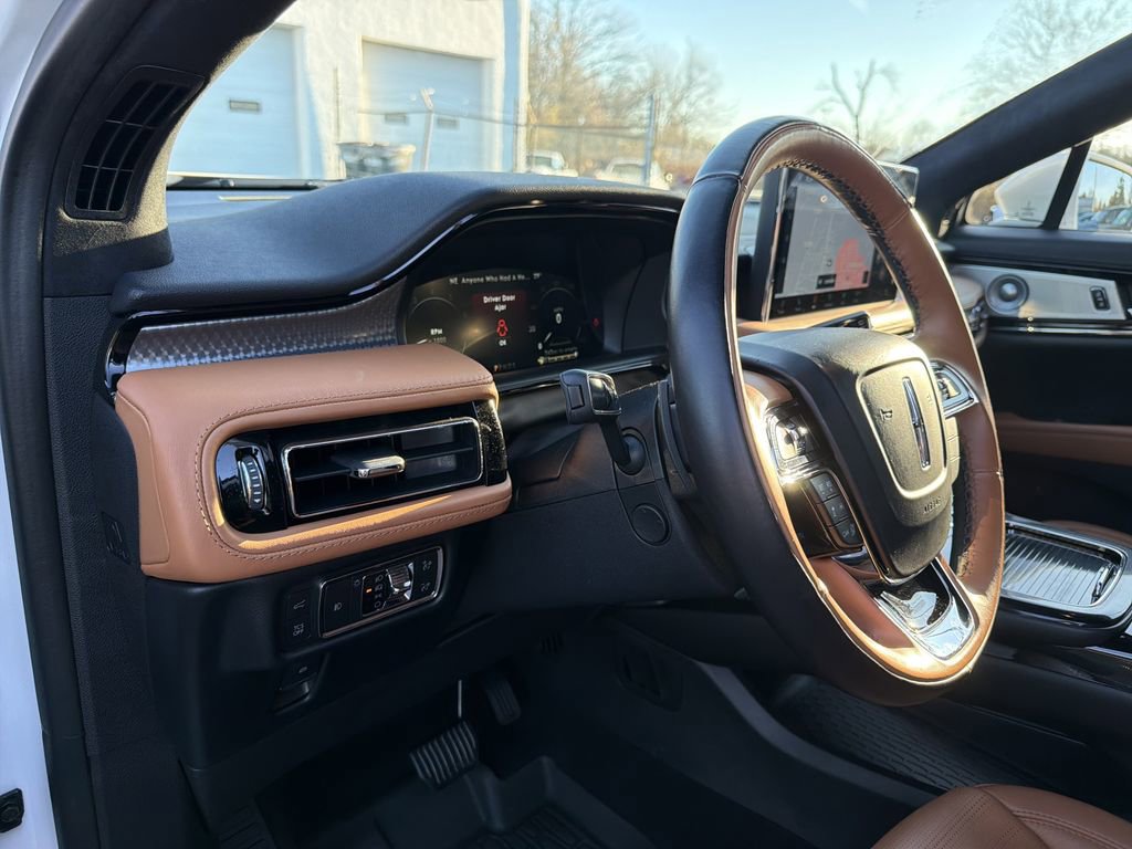 Certified 2022 Lincoln Nautilus Black Label image 20