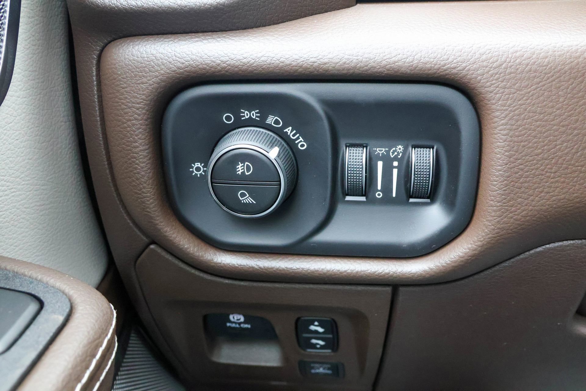 New 2026 RAM 1500 Laramie AWD/4WD image 29