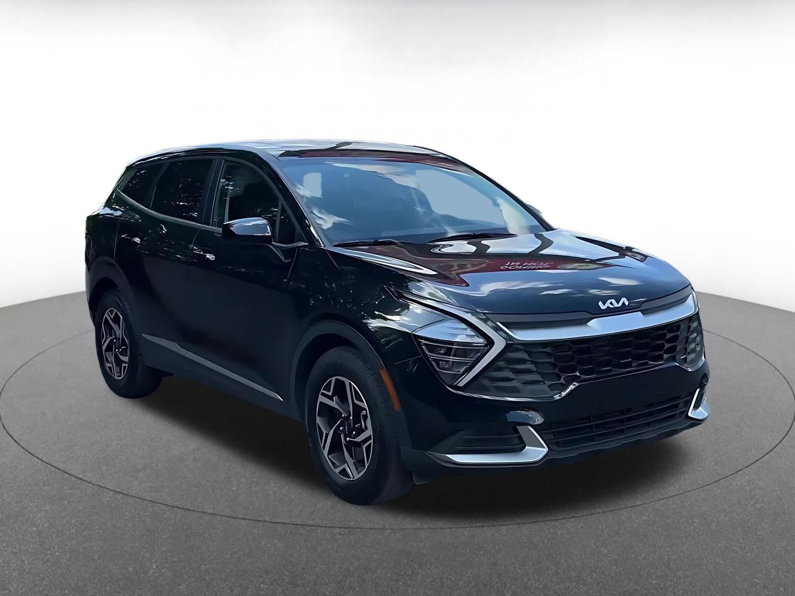 Used 2025 Kia Sportage LX FWD image 3