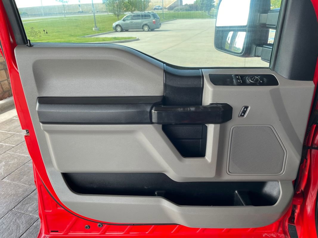 Used 2020 Ford F250 XL w/ Power Equipment Group image 9