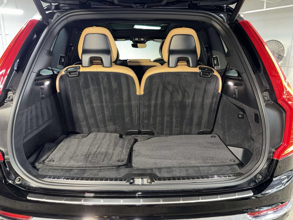 Used 2024 Volvo XC90 T8 Ultimate AWD/4WD image 18