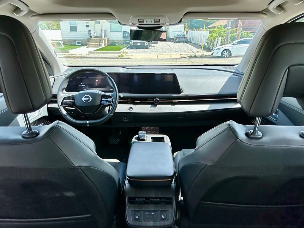 Used 2024 Nissan Ariya AWD image 6