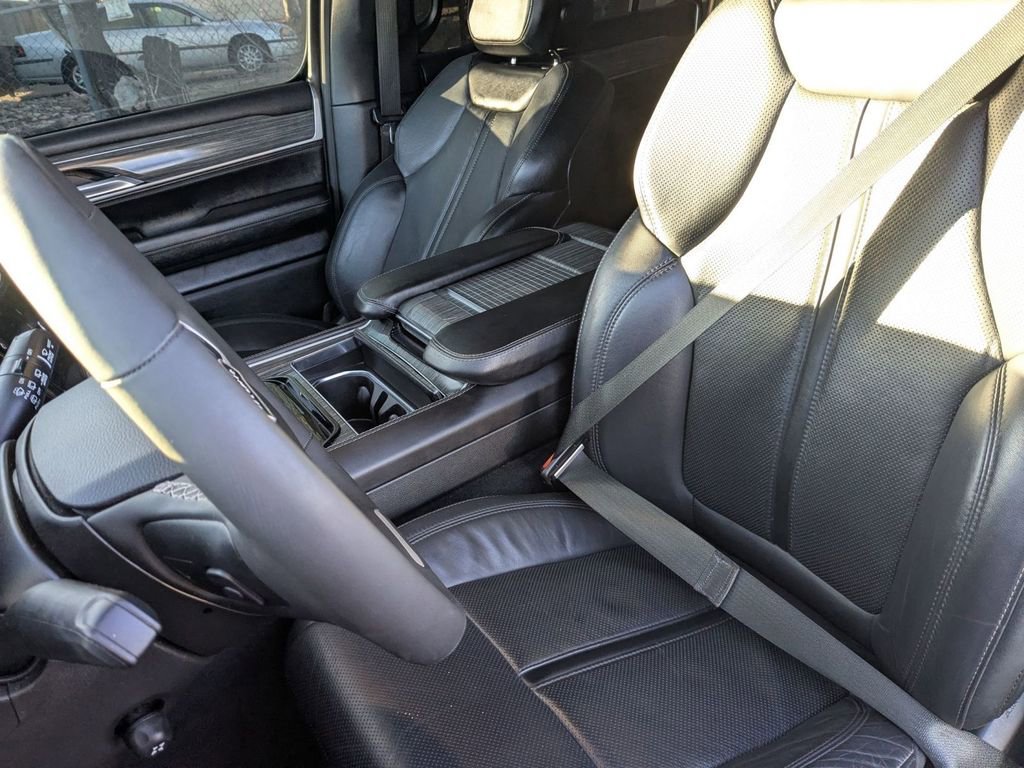 Used 2022 Jeep Wagoneer Series II image 15
