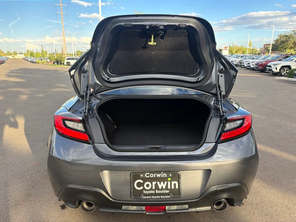 Used 2025 Toyota GR86 RWD image 16