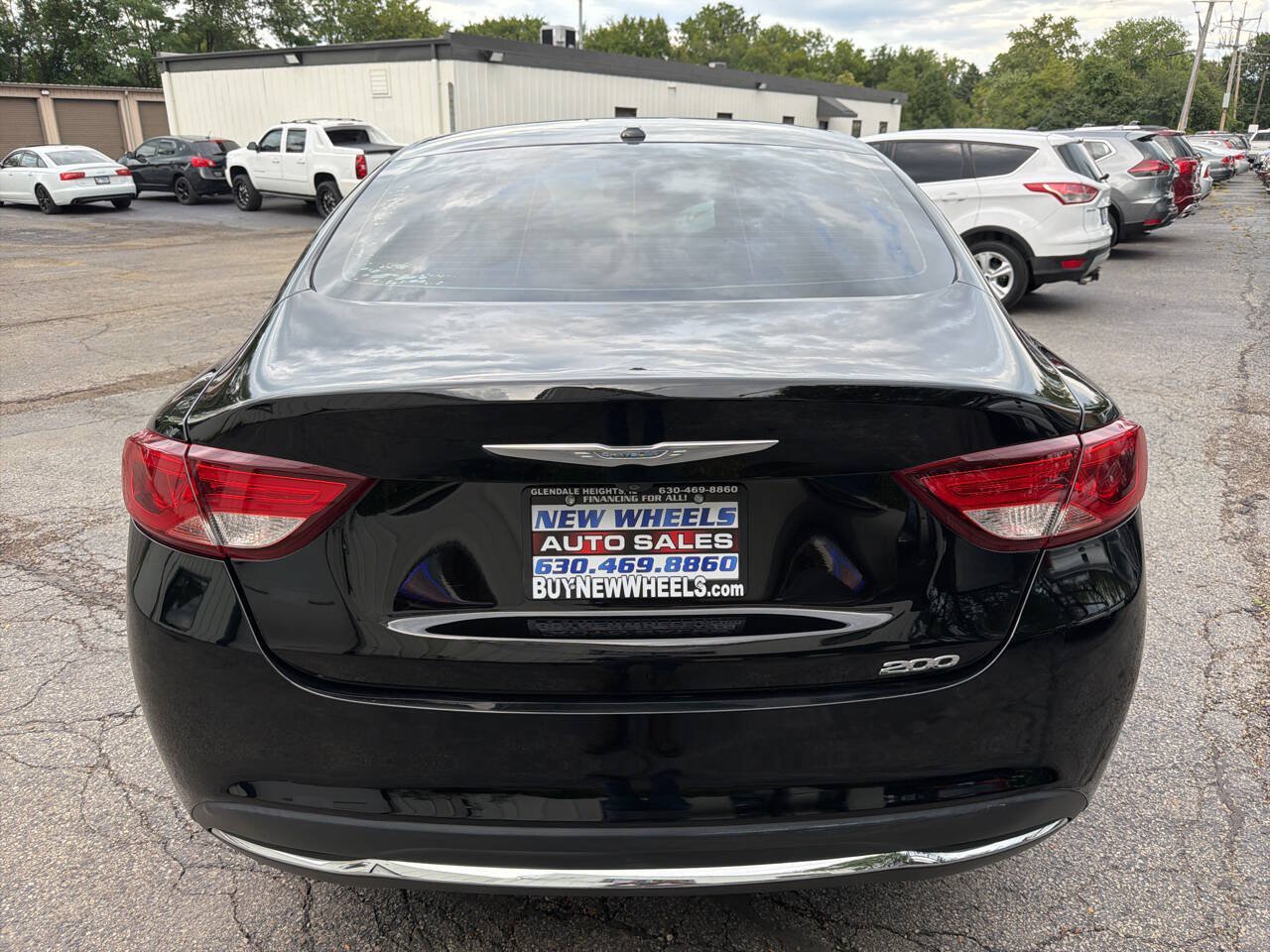 Used 2015 Chrysler 200 Limited w/ Convenience Group FWD image 5