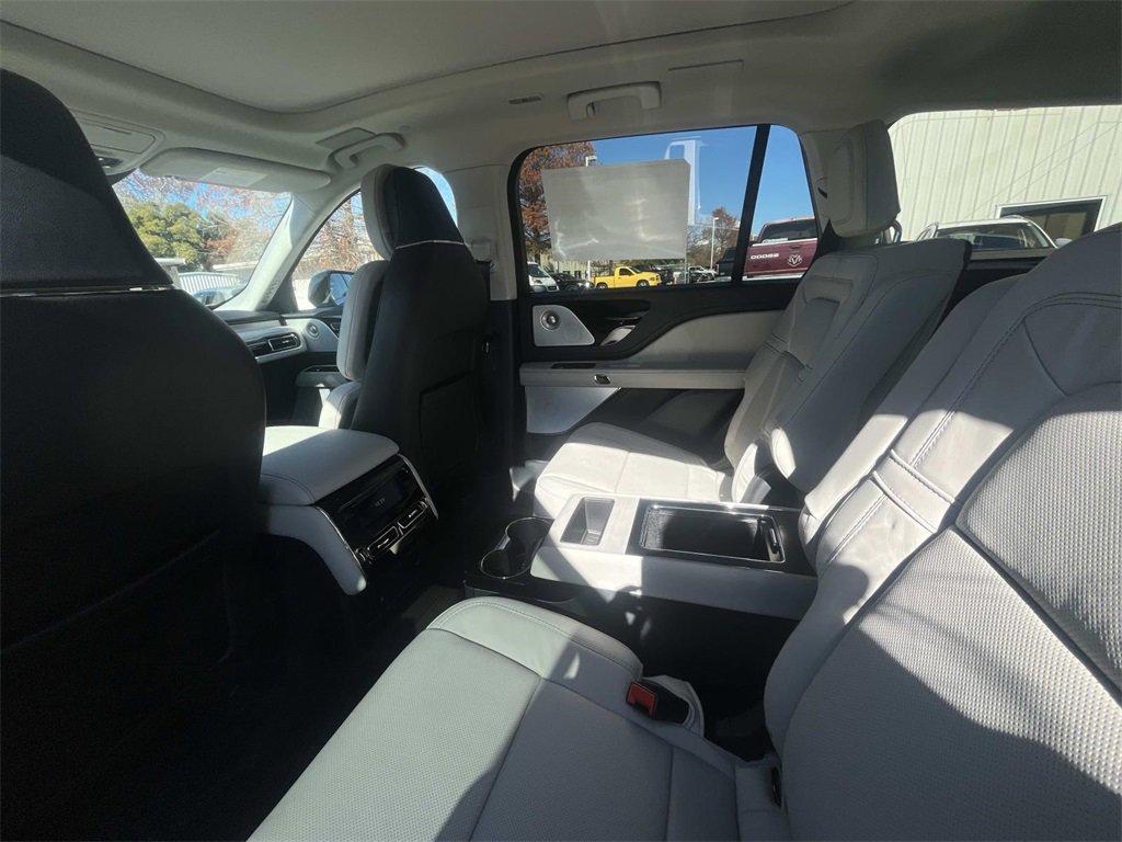 New 2026 Lincoln Aviator Reserve w/ Luxury Package image 13