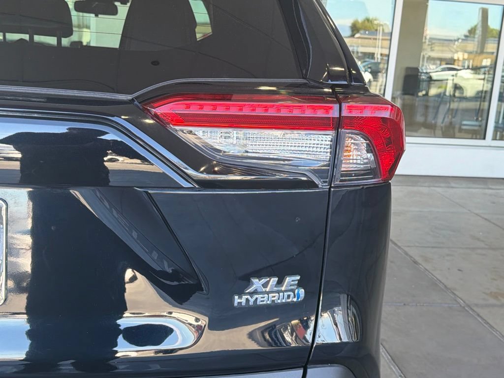 Certified 2022 Toyota RAV4 XLE Premium AWD/4WD image 13