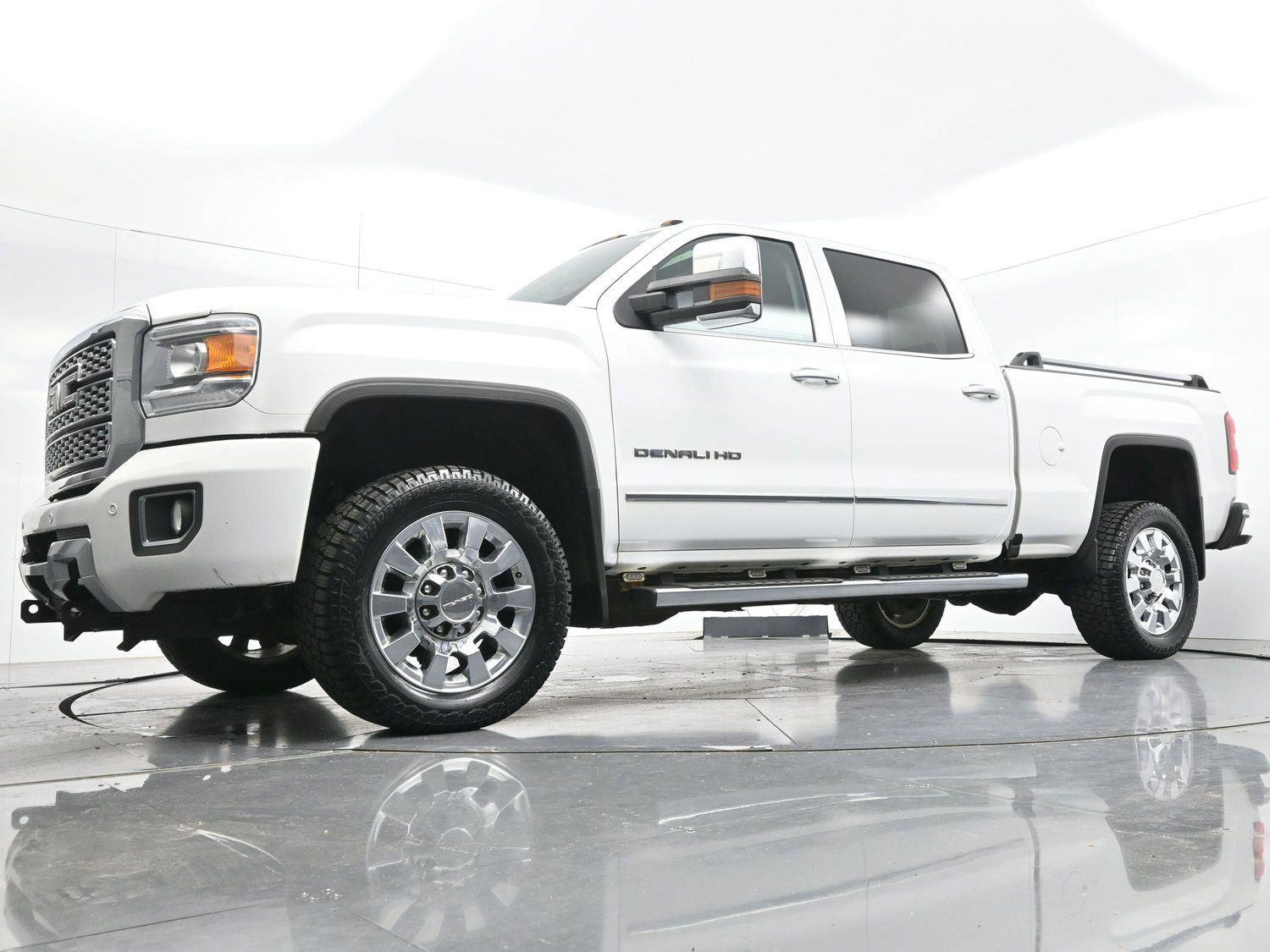 Used 2019 GMC Sierra 2500 Denali w/ Duramax Plus Package AWD/4WD image 45