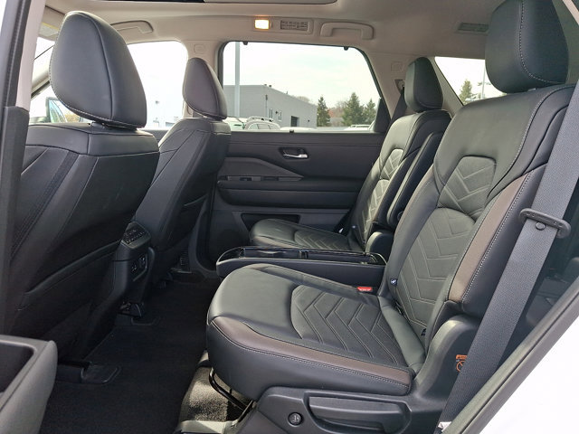 Certified 2023 Nissan Pathfinder Platinum image 10