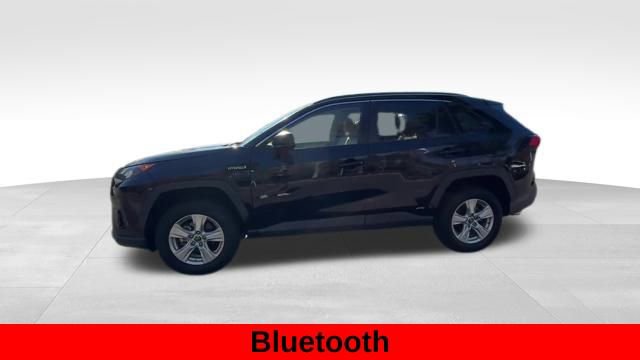 Used 2021 Toyota RAV4 LE image 5
