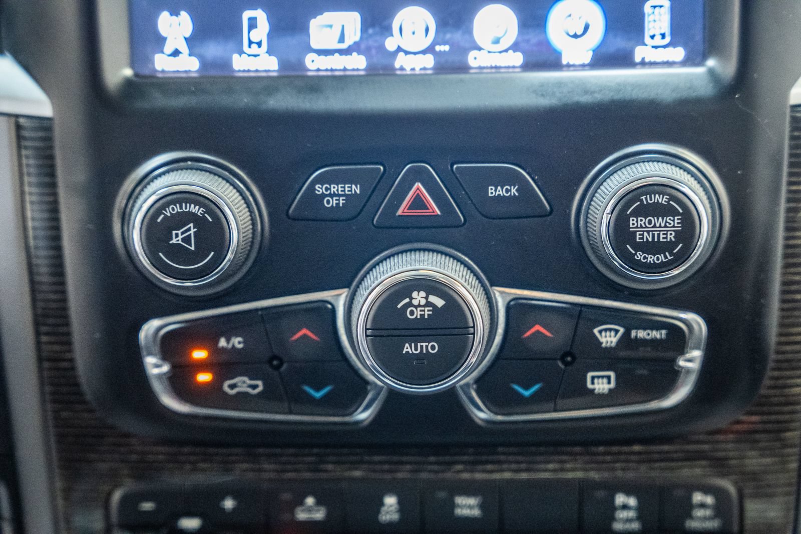 Used 2015 RAM 1500 Limited AWD/4WD image 29