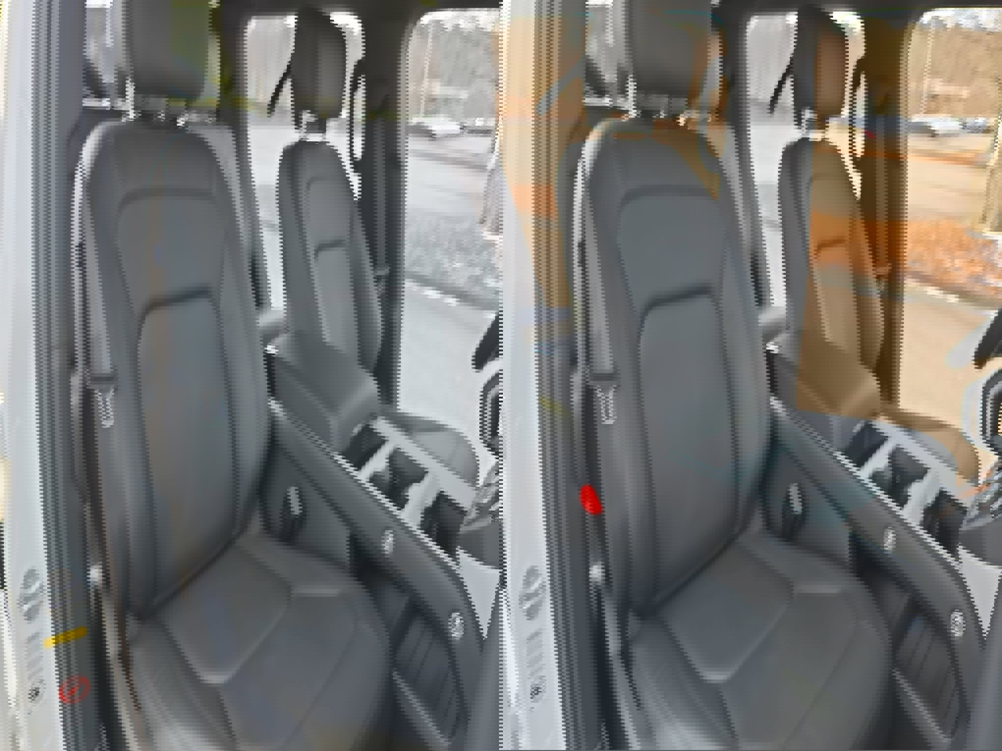 New 2026 Land Rover Defender 110 X-Dynamic SE image 10