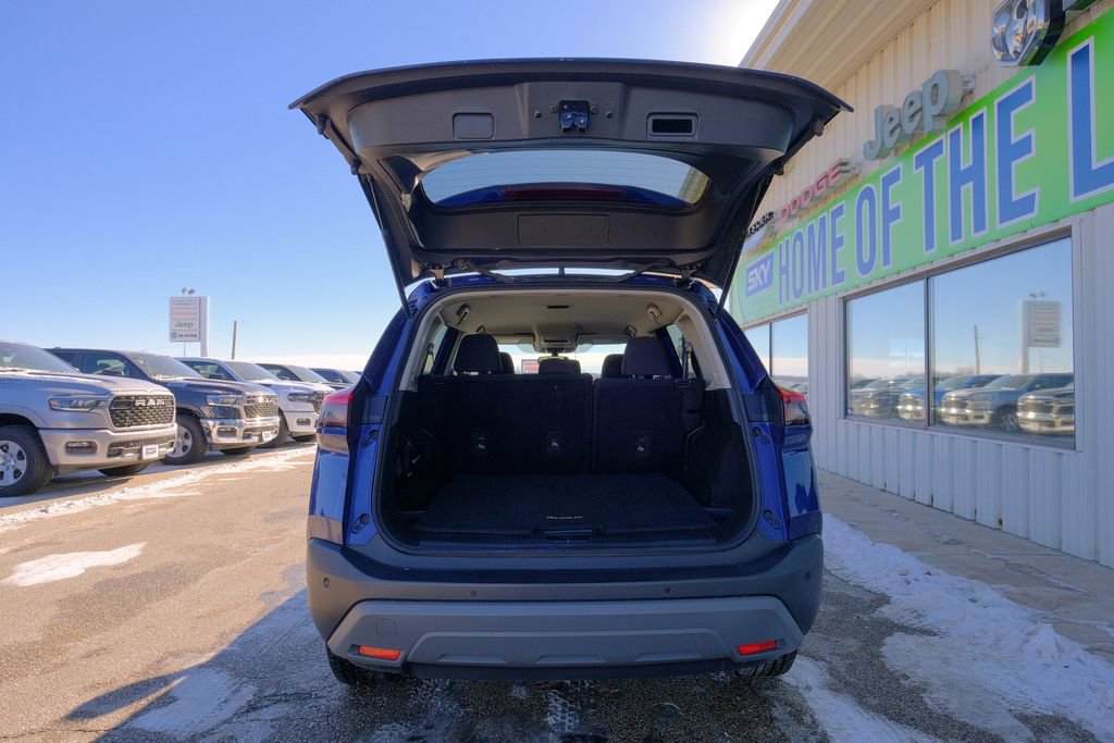 Used 2023 Nissan Rogue S image 23