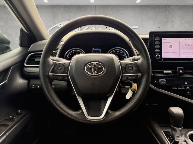 Used 2022 Toyota Camry LE image 21