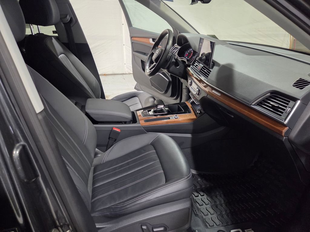 Used 2022 Audi Q5 2.0T Premium w/ Convenience Package AWD/4WD image 11