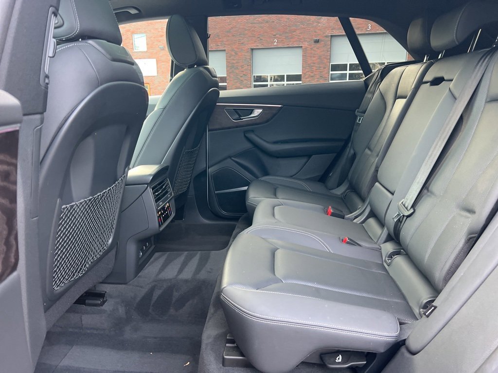 Used 2022 Audi Q8 Premium Plus w/ Premium Plus Package image 24