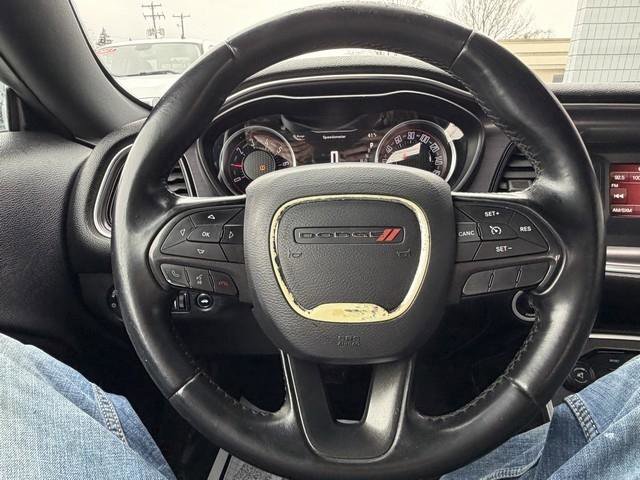 Used 2016 Dodge Challenger SXT image 14