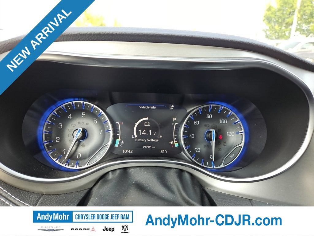 Used 2023 Chrysler Pacifica Limited w/ Uconnect Theater Family Group AWD/4WD image 14