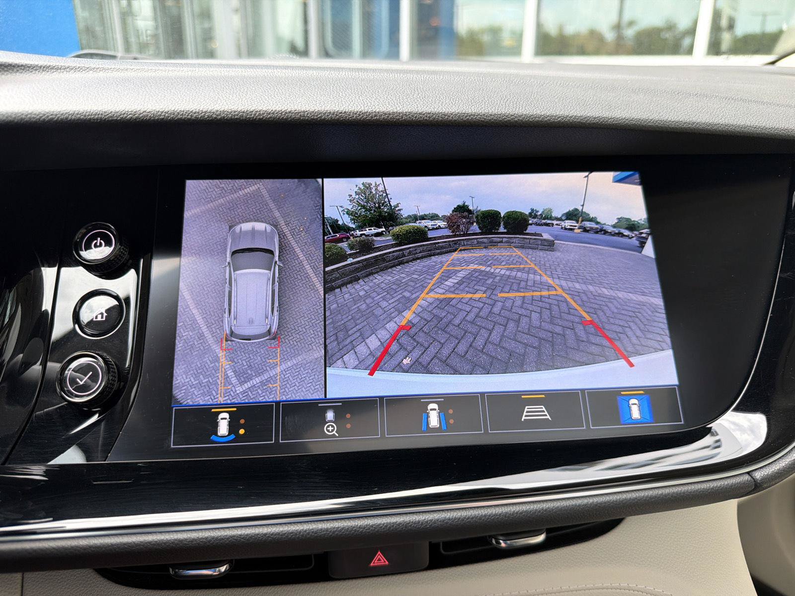 Used 2021 Buick Envision Avenir AWD/4WD image 31