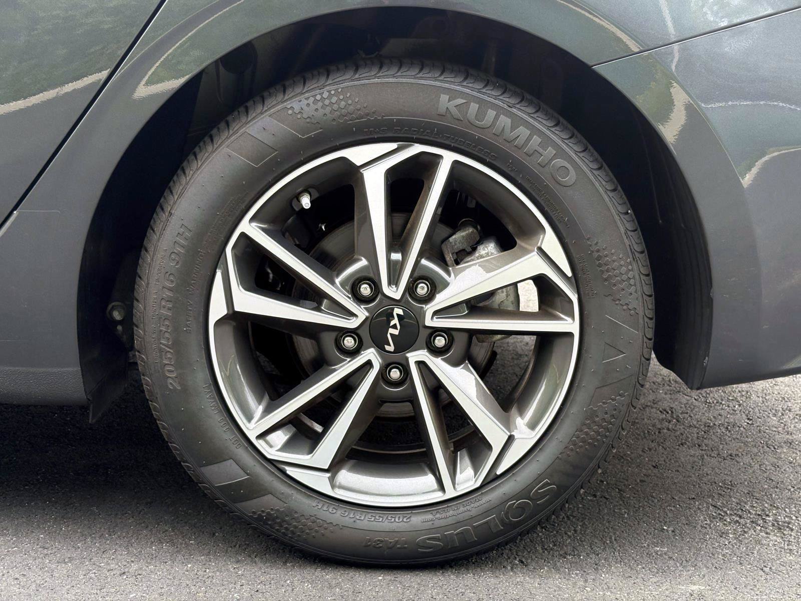 Certified 2023 Kia Forte LXS w/ LXS Technology Package FWD image 29