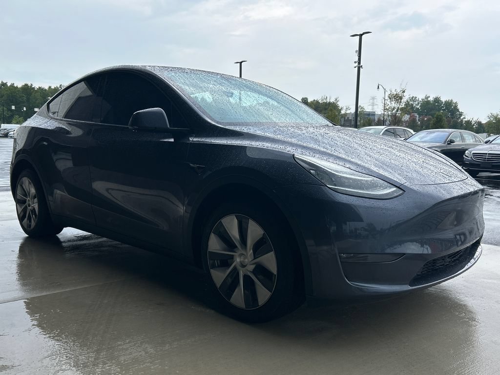Used 2023 Tesla Model Y AWD image 2