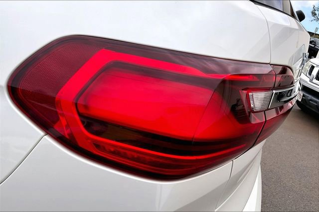 Used 2021 BMW X7 xDrive40i w/ Premium Package image 28